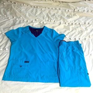 Koi basics scrub set